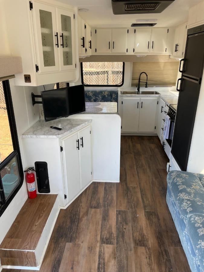 Rv2 Stunning Rv Private Netflix Freeparking Hotel Moreno Valley Exterior photo